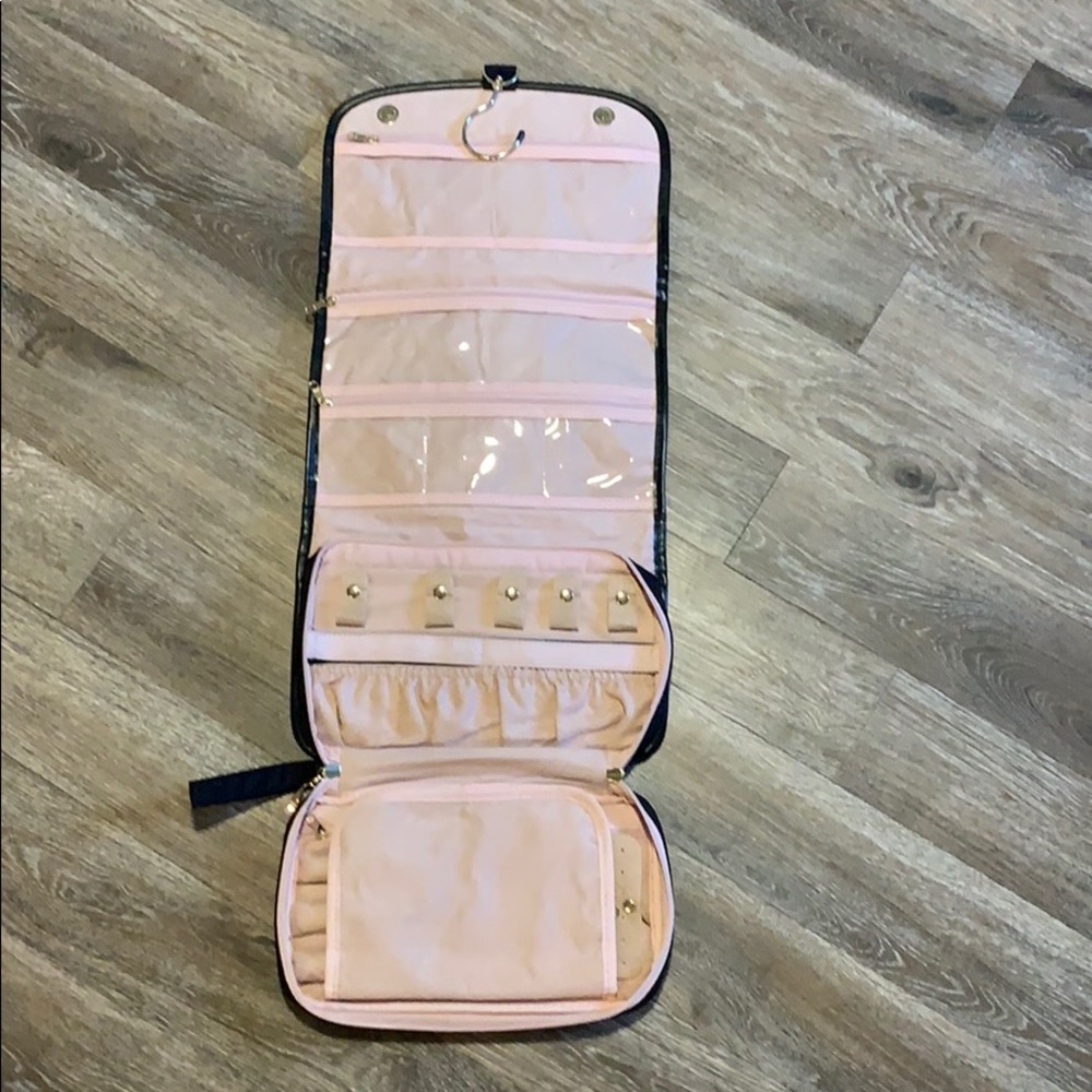 Travel jewelry organizer